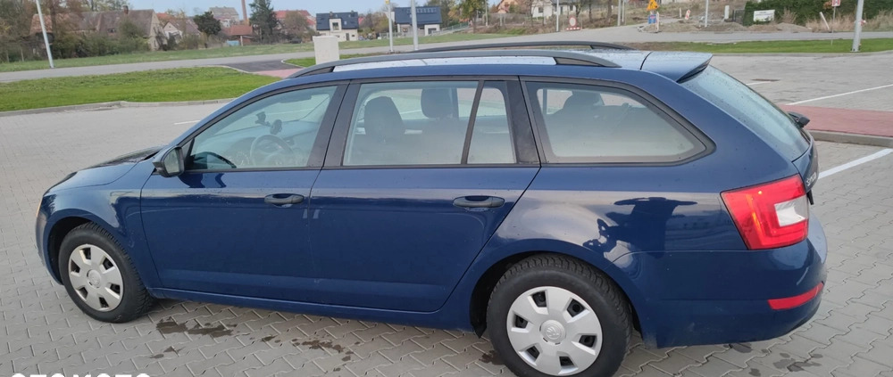 Skoda Octavia cena 26900 przebieg: 294000, rok produkcji 2013 z Koszalin małe 379